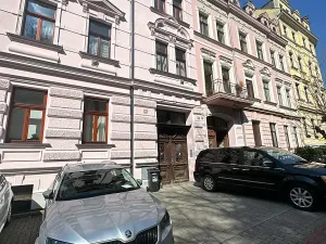 Prodej garáže, Karlovy Vary, Svahová, 100 m2