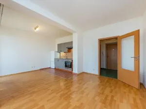 Pronájem bytu 1+kk, Praha - Kyje, Sicherova, 33 m2
