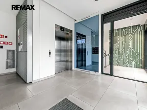 Pronájem bytu 3+kk, Praha - Hloubětín, U Elektry, 80 m2