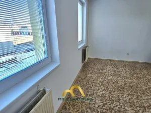 Prodej bytu 4+1, Chlum u Třeboně, Sídliště F. Hrubína, 87 m2