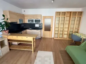 Pronájem bytu 1+kk, Praha - Uhříněves, U uhříněveské obory, 32 m2