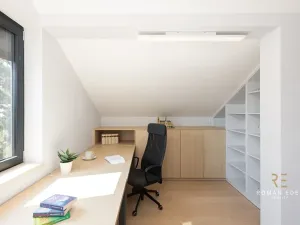 Prodej vícegeneračního domu, Praha - Záběhlice, Střemchová, 348 m2