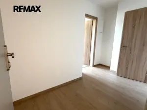 Pronájem bytu 2+kk, Praha - Letňany, Vyletalova, 54 m2
