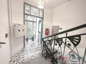 Pronájem bytu 2+kk, Praha - Vršovice, Oblouková, 51 m2