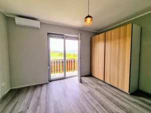 Prodej rodinného domu, Modlany, 320 m2