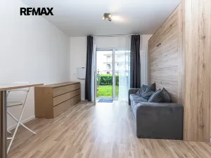 Pronájem bytu 1+kk, Praha - Libeň, Novovysočanská, 25 m2