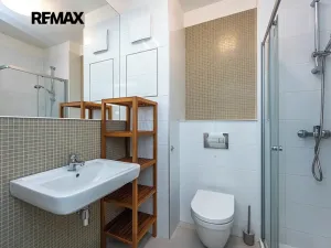 Pronájem bytu 1+kk, Praha - Libeň, Novovysočanská, 25 m2