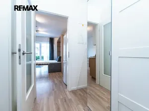 Pronájem bytu 1+kk, Praha - Libeň, Novovysočanská, 25 m2
