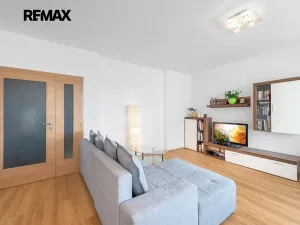 Pronájem bytu 2+kk, Praha - Vysočany, Sousedíkova, 55 m2