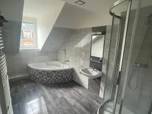 Pronájem bytu 2+1, Karlovy Vary, Moskevská, 60 m2