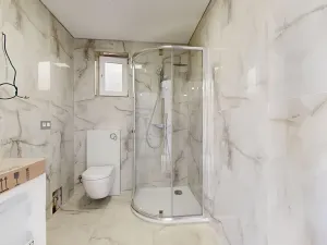 Prodej rodinného domu, Praha - Pitkovice, Žampiónová, 190 m2