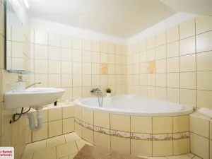 Prodej rodinného domu, Kolešov, 198 m2