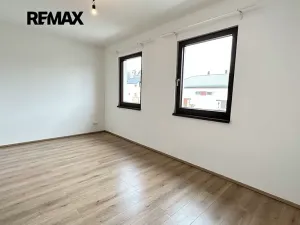Pronájem rodinného domu, Králův Dvůr, Větrná, 80 m2