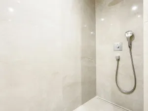 Prodej bytu 5+kk, Praha - Holyně, náměstí Pod lípou, 150 m2