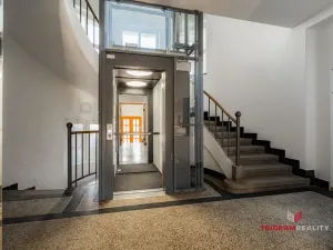 Pronájem bytu 2+kk, Hradec Králové, třída Karla IV., 70 m2