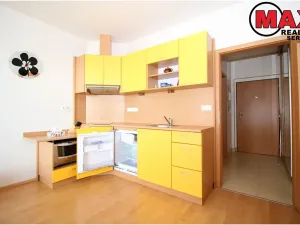 Pronájem bytu 1+kk, Praha - Hloubětín, Nepelova, 35 m2