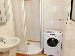 Pronájem bytu 1+kk, Praha, Zelená, 30 m2