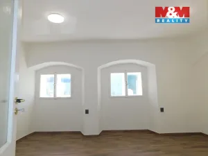 Pronájem bytu 3+1, Cheb, Dlouhá, 89 m2