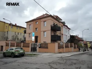 Pronájem bytu 2+kk, Praha - Smíchov, U Malvazinky, 38 m2