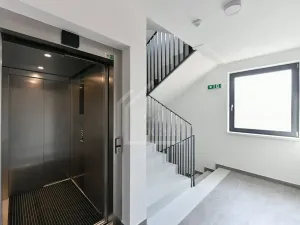 Prodej bytu 2+kk, Praha - Vysočany, V Předním Hloubětíně, 52 m2