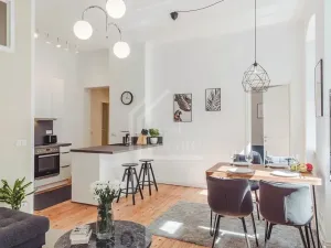 Pronájem bytu 3+kk, Praha, Pernerova, 65 m2