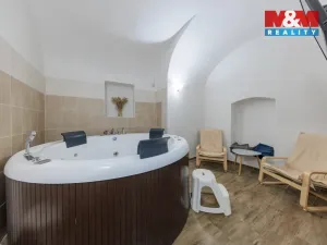 Prodej rodinného domu, Hroznětín, Mlýnská, 327 m2