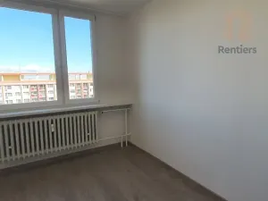 Pronájem bytu 3+1, Praha - Kobylisy, Famfulíkova, 70 m2