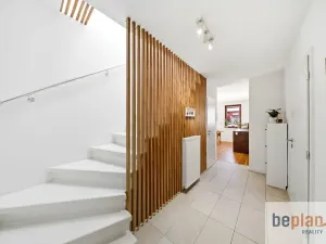 Prodej rodinného domu, Kamenice, Lomená, 161 m2