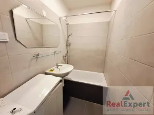 Pronájem bytu 1+1, Praha - Háje, Matúškova, 30 m2