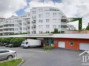 Pronájem garáže, Praha - Hlubočepy, Štěpařská, 18 m2