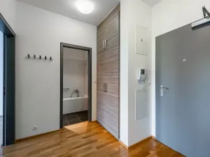 Pronájem bytu 2+kk, Praha - Vinohrady, Korunní, 57 m2