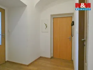 Pronájem bytu 1+kk, Ronov nad Doubravou, Zámecká, 31 m2