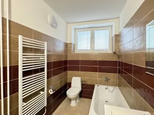 Pronájem bytu 2+kk, Krnov - Pod Bezručovým vrchem, Petrovická, 57 m2