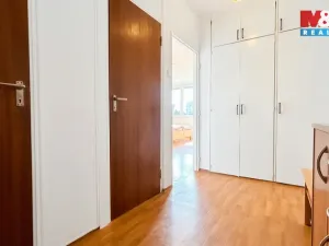 Pronájem bytu 2+kk, Praha - Bohnice, Poznaňská, 42 m2