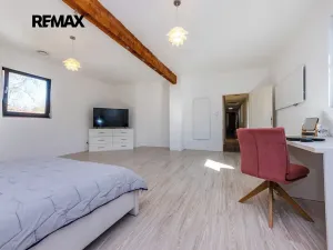 Prodej rodinného domu, Černuc, 330 m2