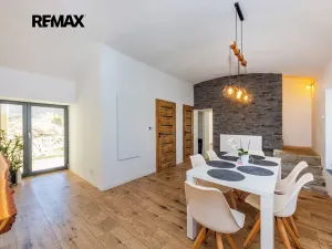 Prodej rodinného domu, Černuc, 330 m2