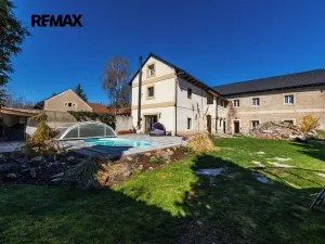 Prodej rodinného domu, Černuc, 330 m2