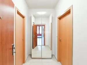 Pronájem bytu 1+1, Praha - Bubeneč, Mlýnská, 36 m2