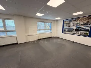 Pronájem kanceláře, Hradec Králové, Pardubická, 82 m2