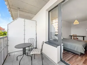 Pronájem bytu 2+kk, Praha - Strašnice, Zvěřinova, 72 m2