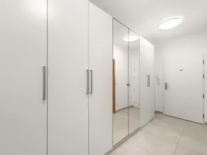 Pronájem bytu 2+kk, Praha - Strašnice, Zvěřinova, 72 m2