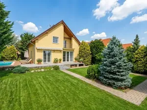 Pronájem rodinného domu, Louny, Platanová, 230 m2