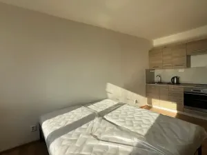 Pronájem bytu 1+kk, Praha - Radotín, Vrážská, 25 m2