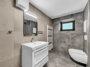 Pronájem atypického bytu, Praha - Šeberov, Na proutcích, 33 m2