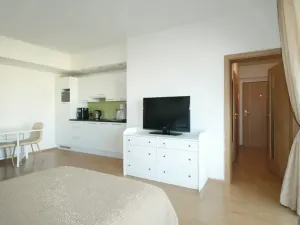 Prodej bytu 1+kk, Praha - Dejvice, Heinemannova, 33 m2