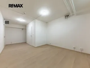 Prodej kanceláře, Praha - Střížkov, Děčínská, 45 m2