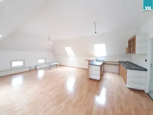 Pronájem bytu 2+kk, Litomyšl, Smetanovo náměstí, 71 m2