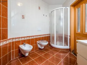Prodej rodinného domu, Praha - Písnice, V zákopech, 294 m2