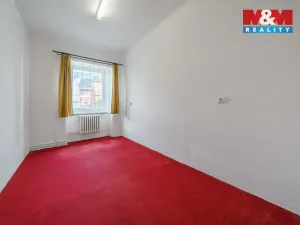 Prodej bytu 3+1, Karlovy Vary - Stará Role, Nádražní, 65 m2