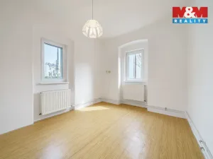 Prodej bytu 3+1, Karlovy Vary - Stará Role, Nádražní, 65 m2